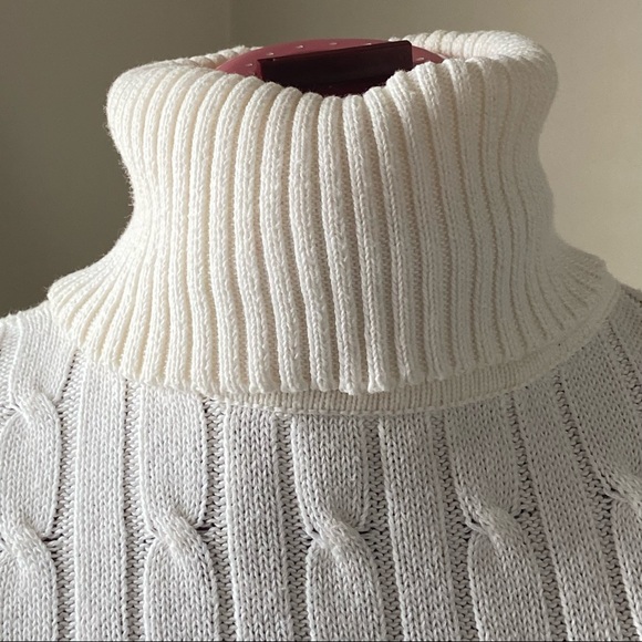 ST. JOHN’S BAY half white woman long sleeves turtleneck sweater. Size M. Used. - Picture 3 of 8